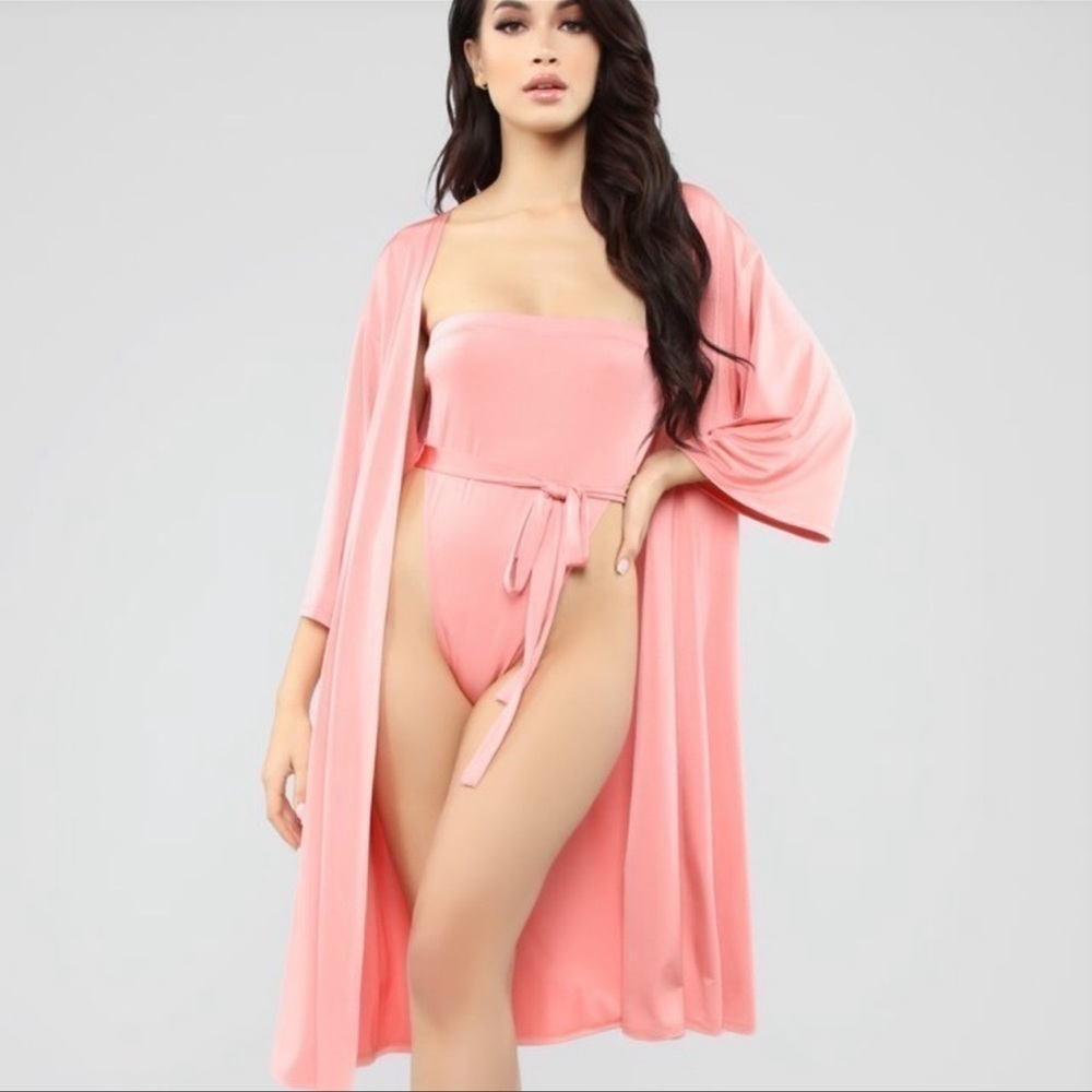 BIN#19 - FASHION NOVA Women’s XS Peach Swimsuit Cover Up